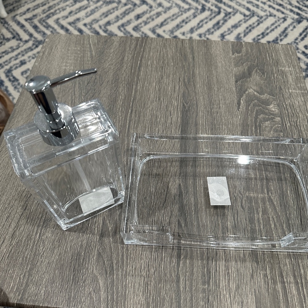 Dispenser and tray